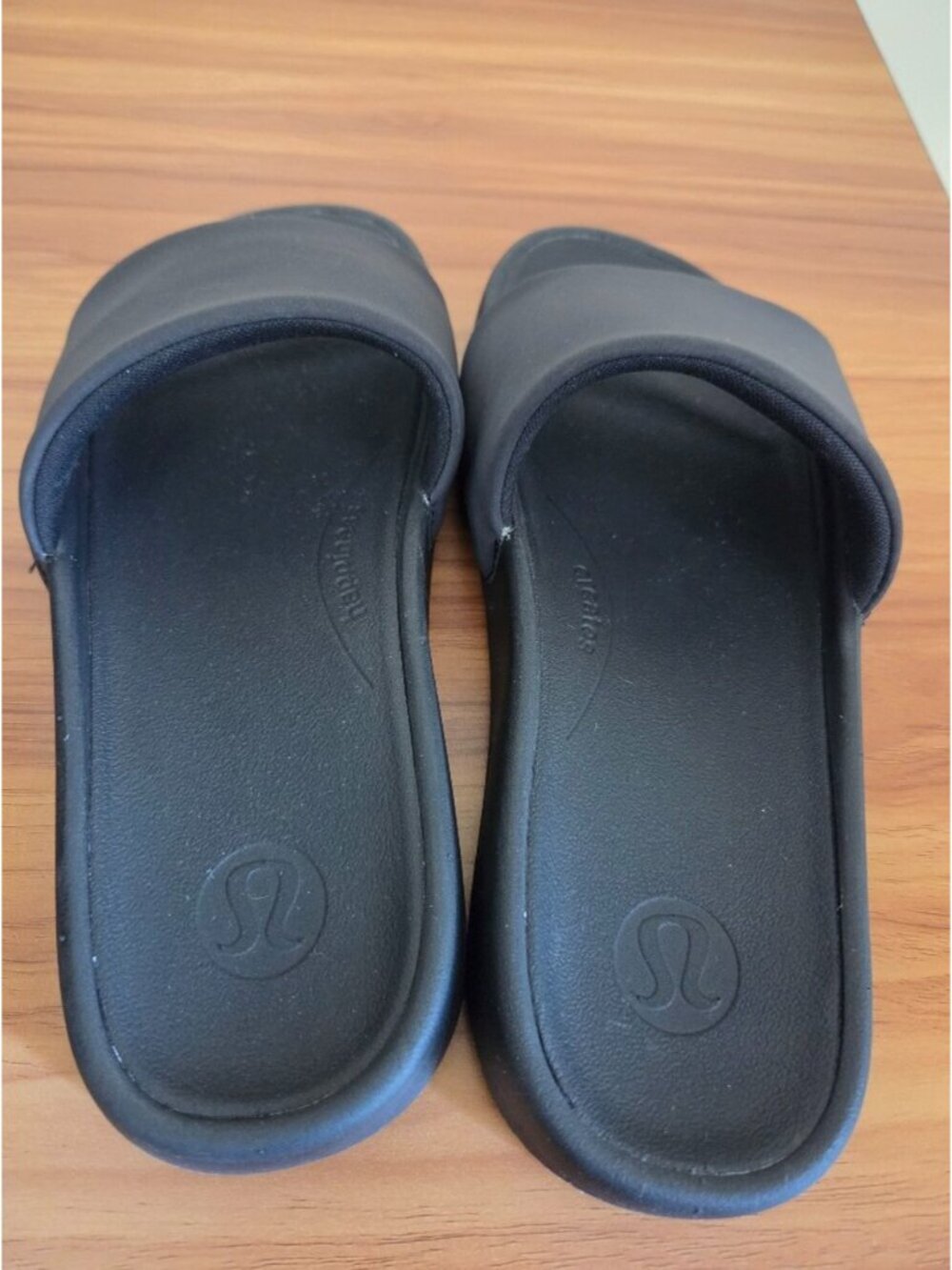 Lululemon Black Women's Restfeel Slides - Picture 4 of 6